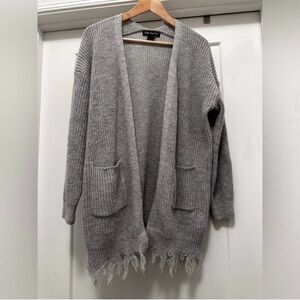 🌹 Gray SOHO APPAREL Open Front Cardigan Destroyed Raw Hem - Size Medium